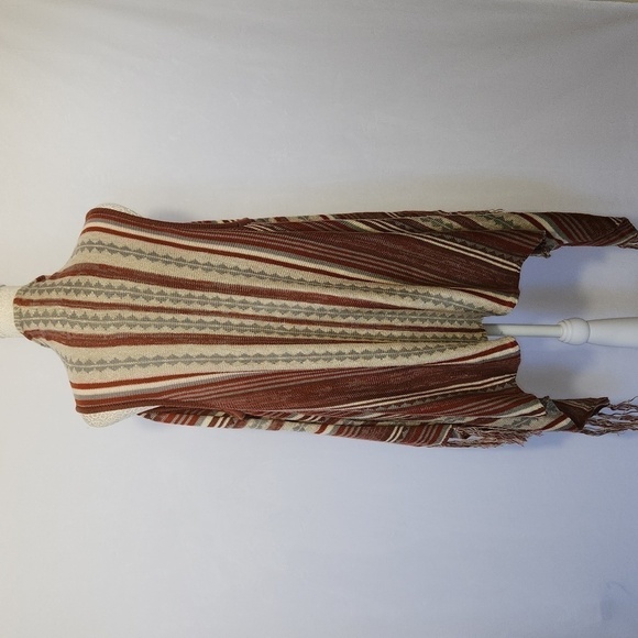 Live and Let Live One World Womens Red Sleeveless Aztec Print Cardigan Sweater - Picture 9 of 13